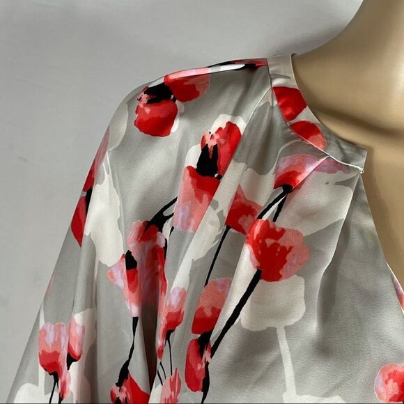 DKNYC Silver, Pink, and White Floral Blouse - Picture 4 of 13